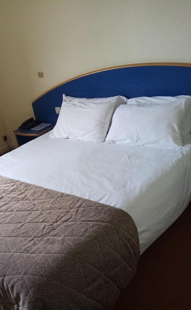 לימוז' Cit'Hotel Les Alizes מראה חיצוני תמונה